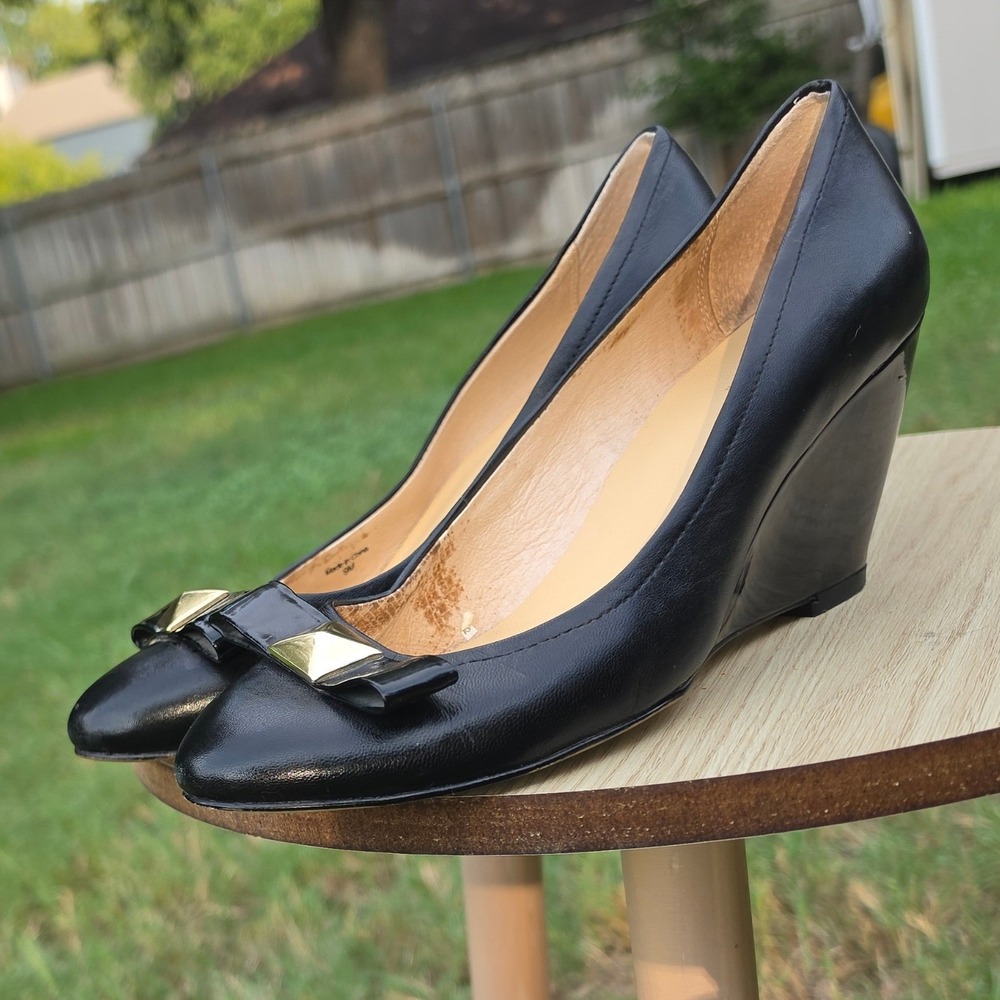 Kate Spade New York Black Leather Bow Wedge Pumps Gold Stud Size 9M